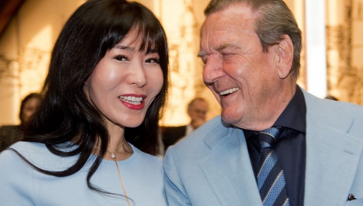Almanya’nın eski başbakanı Gerhard Schröder'e tazminat cezası