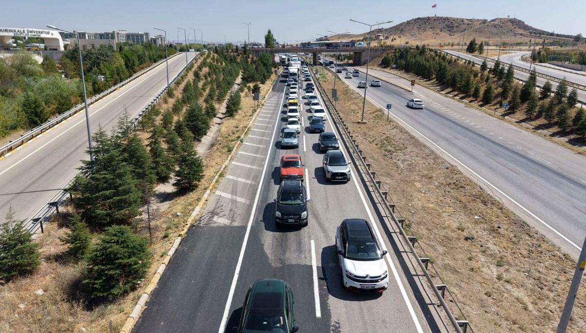 43 ilin geçiş güzergahında trafik durma noktasına geldi 43 ilin geçiş güzergahında trafik durma noktasına geldi