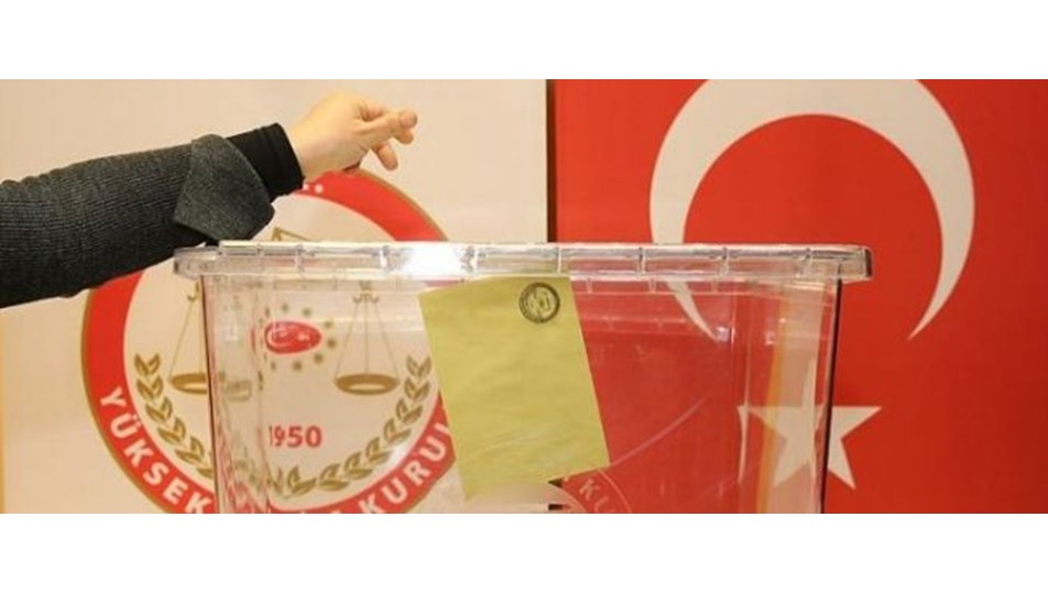 AK Parti Honaz'da 1 oyla kaybetti