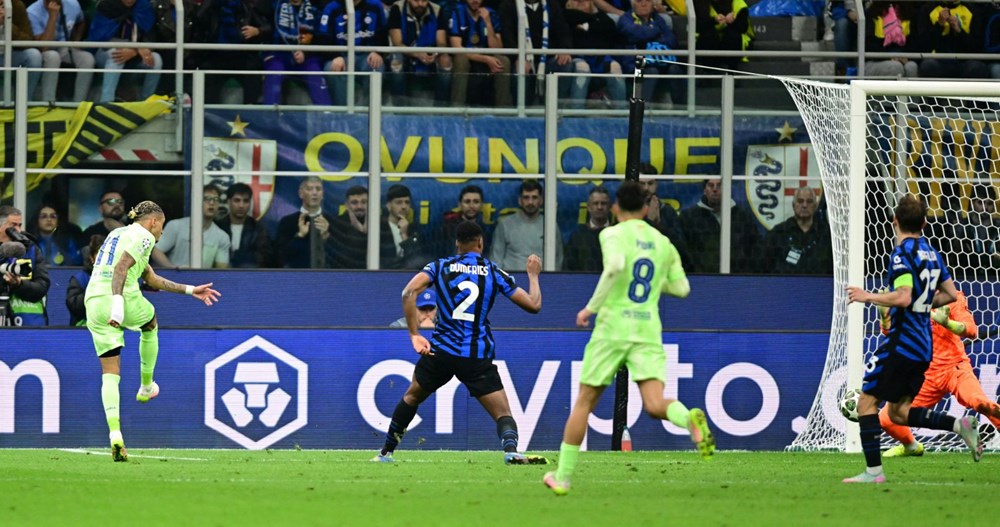 Şampiyonlar Ligi'nde destansı gece: Hakan Çalhanoğlu parladı, Inter - Barcelona maçı yıllarca konuşulacak bir sona sahne oldu - 11