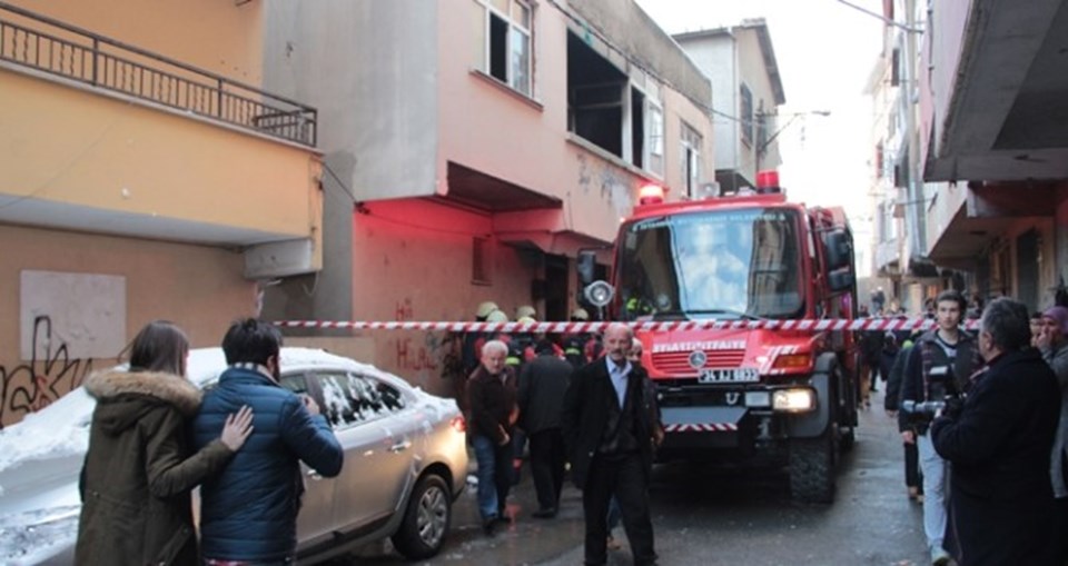 Kadıköy'de yangın: 1 ölü - 2
