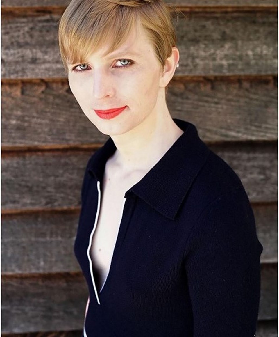 Chelsea Manning yeni yüzünü paylaştı - 1