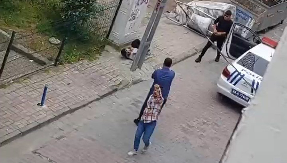 Küçükçekmece'de bıçaklı saldırgan paniği: Bacağından vurularak yakalandı Küçükçekmece'de bıçaklı saldırgan paniği: Bacağından vurularak yakalandı