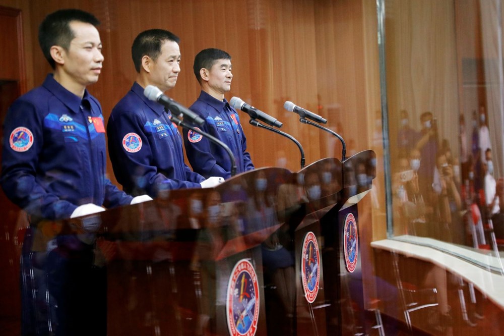 Çin, uzay istasyonuna göndereceği taykonot ekibini tanıttı - 6