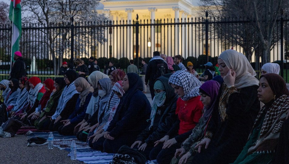 Trump'a işgal öfkesi: Binlerce kişi Beyaz Saray önünde