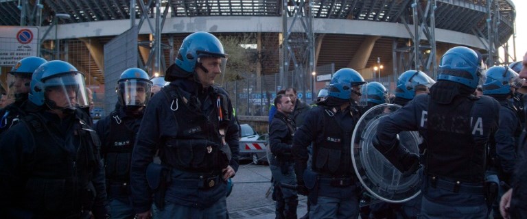 Napoli ve Legia Varşova maçı öncesi taraftar kavgası | NTV