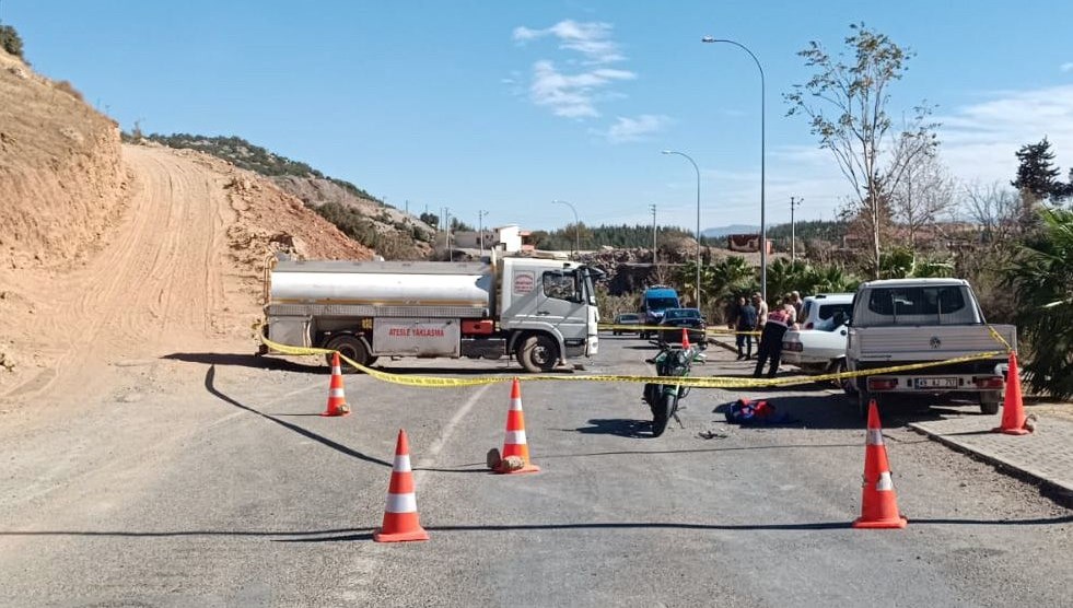 Gaziantep'te tankerle çarpışan motosikletin sürücüsü hayatını kaybetti