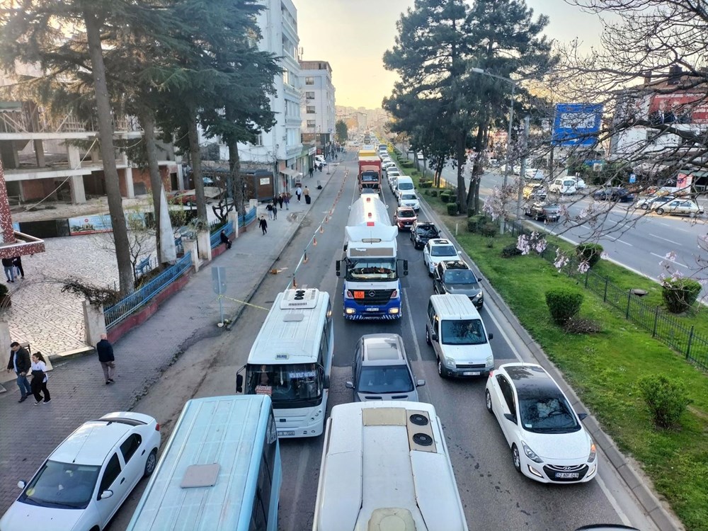 Yollarda bayram yoğunluğu başladı | Karayollarında son durum - 7