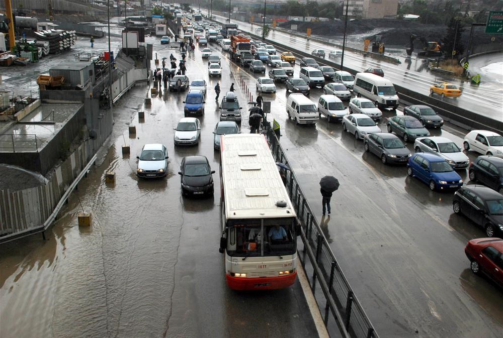 İstanbul�a yağmur yağınca… Son Dakika Türkiye Haberleri NTV Haber İstanbul�a yağmur yağınca… Son Dakika Türkiye Haberleri NTV Haber