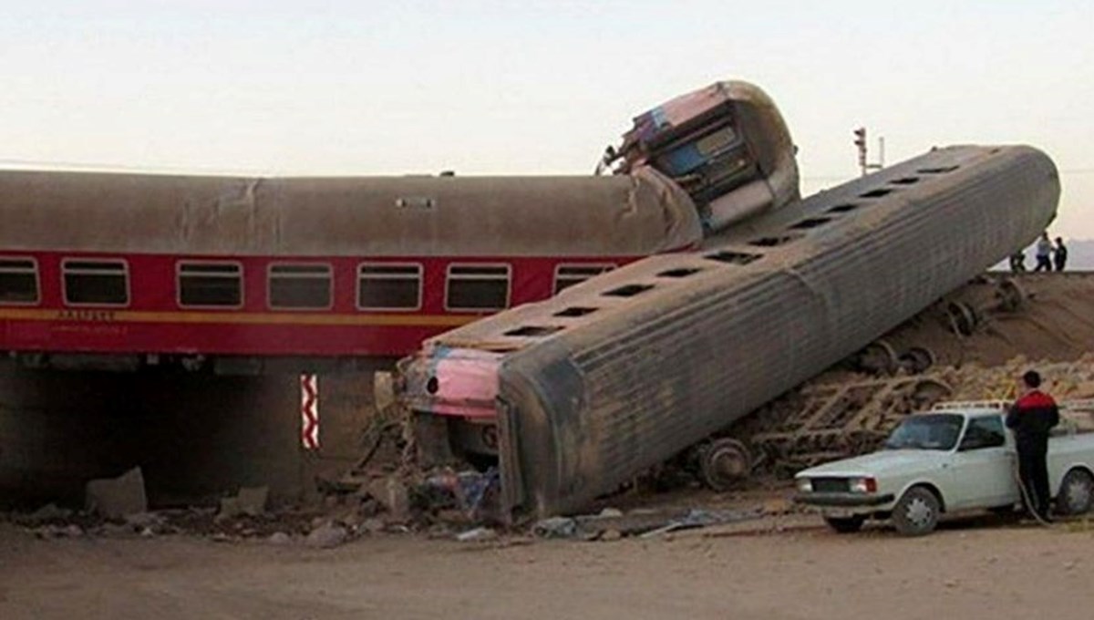 İran’da yolcu treni raydan çıktı: 17 ölü, 50 yaralı
