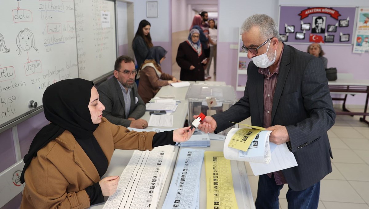 İstanbul’da oy kullanma işlemi başladı