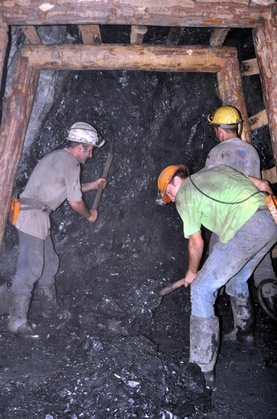 İş güvenliğine uymayan maden ocaklarına ceza - 2
