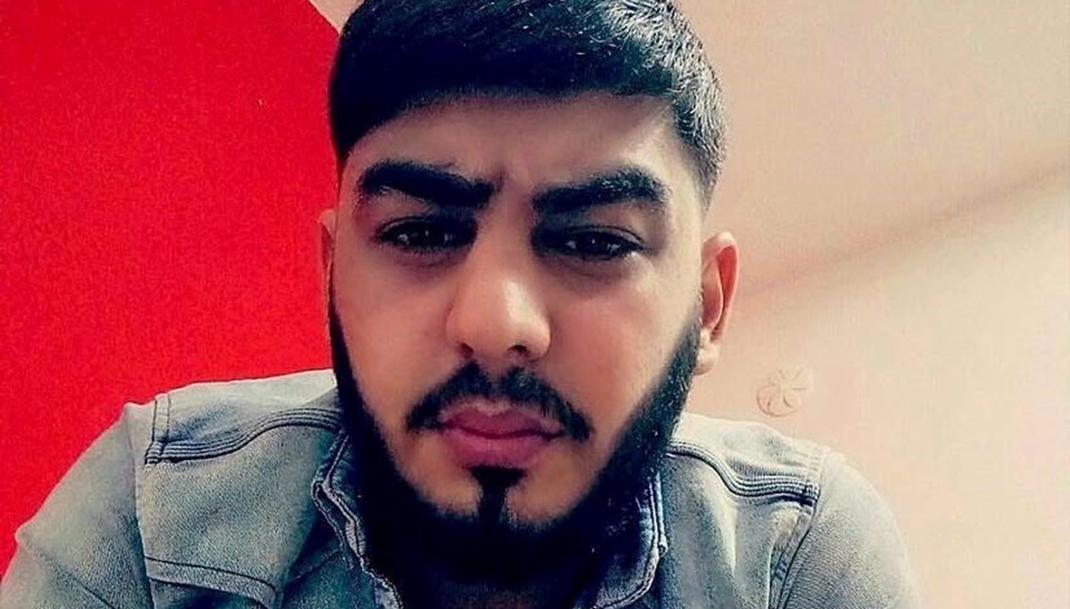 Tartışma kavgaya dönüştü, 8 yerinden bıçaklanan genç hayatını kaybetti Tartışma kavgaya dönüştü, 8 yerinden bıçaklanan genç hayatını kaybetti