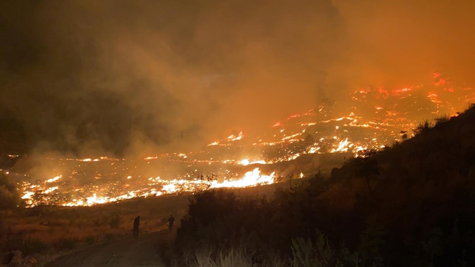 Muğla’da gece başlayan orman yangınını söndürme çalışmaları devam ediyor - 1
