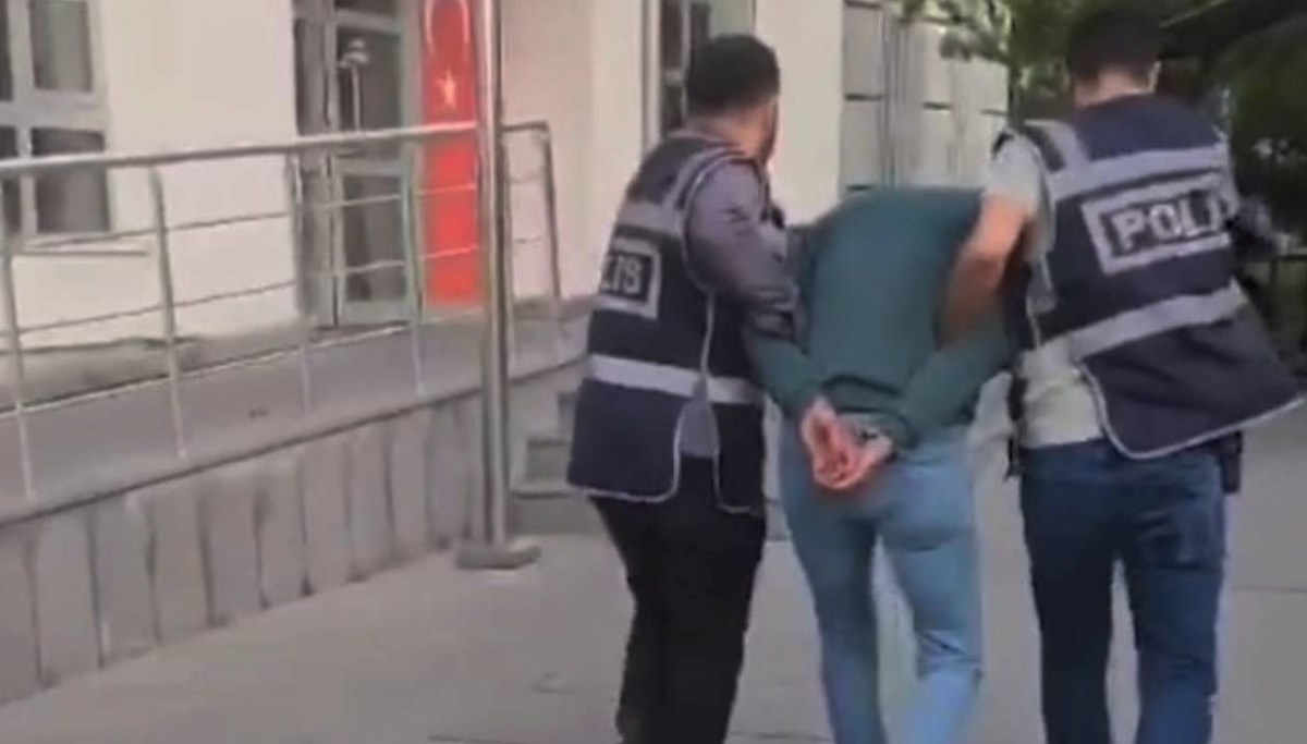 Silahlı fotoğraf paylaştı Silahlı fotoğraf paylaştı