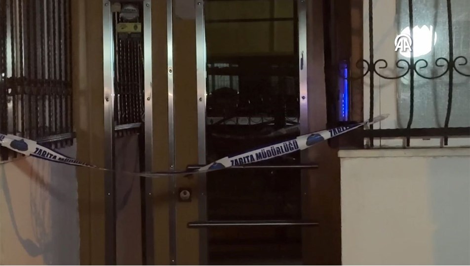 Tuzla’da çatlaklar oluşan 4 katlı bina boşaltıldı