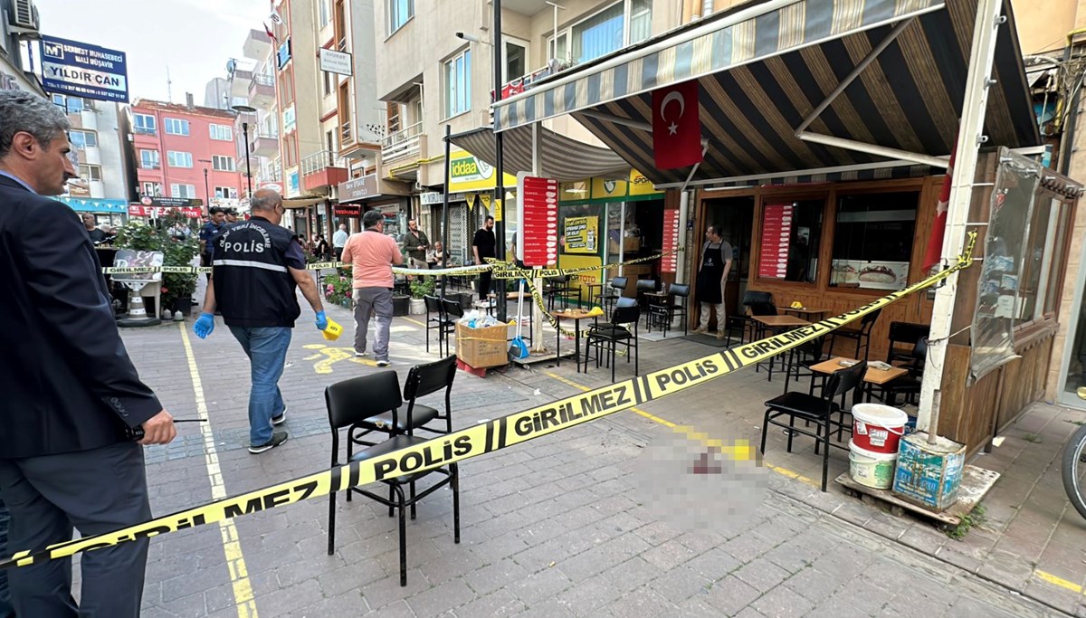 Çay ocağında oturan husemetlisini bıçakladı