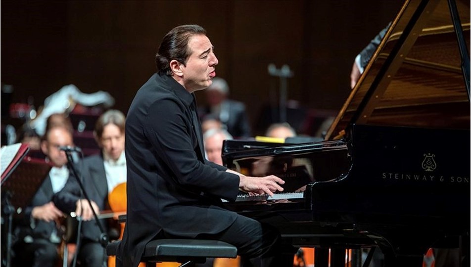 Fazıl Say'dan Devlet Opera ve Balesi Genel Müdürü Tan Sağtürk'e övgü