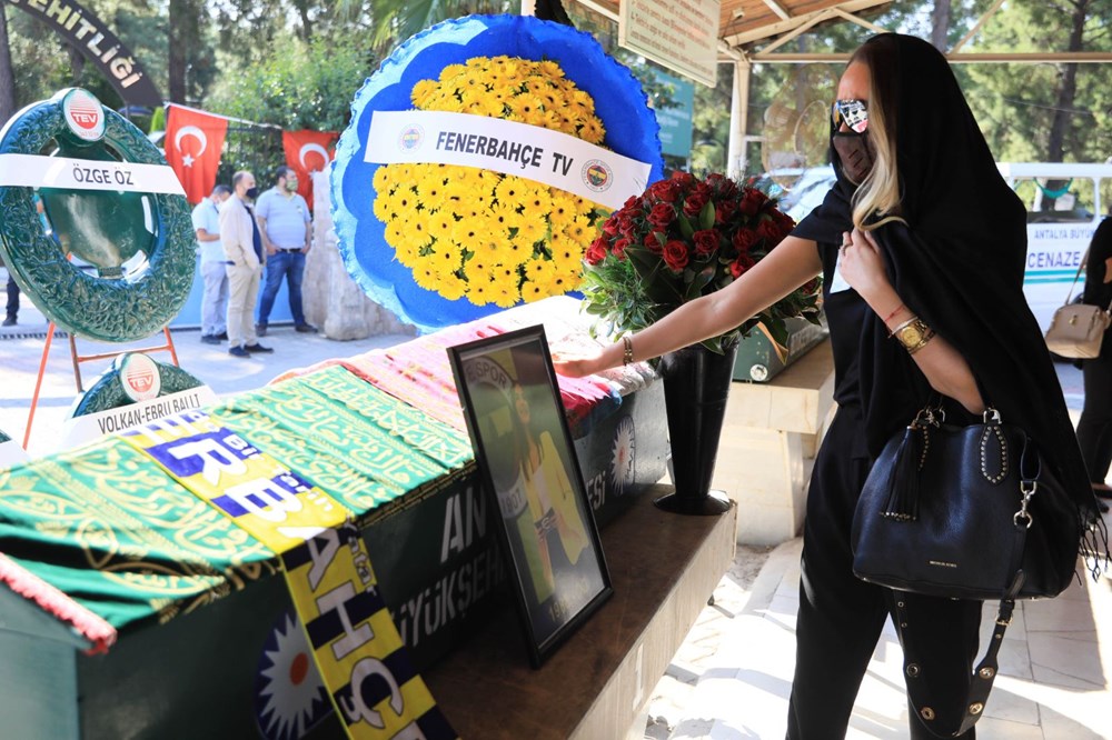 Sunucu Dilay Kemer son yolculuğuna uğurlandı - 12