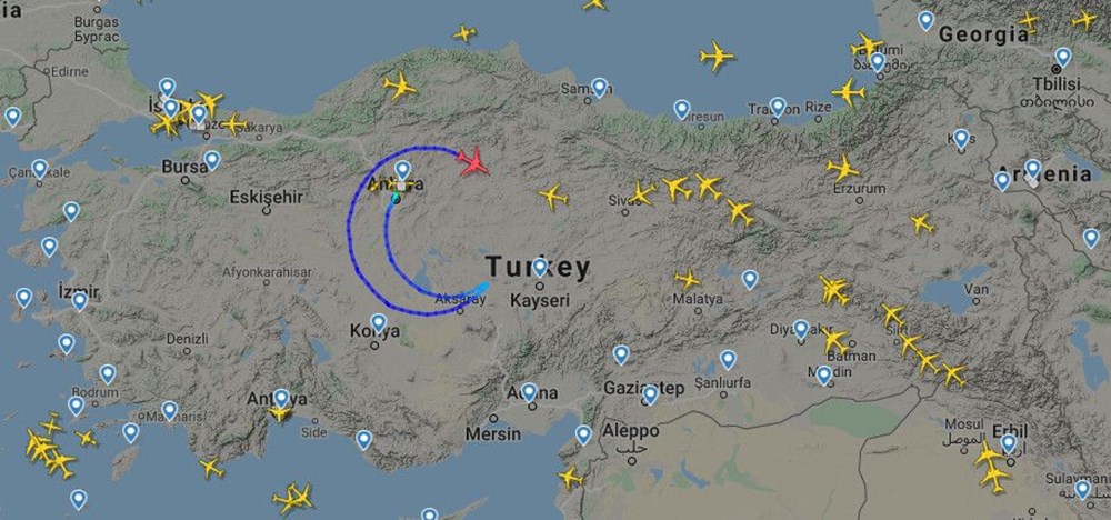TK-1920 Gökyüzünde ay-yıldız çiziyor