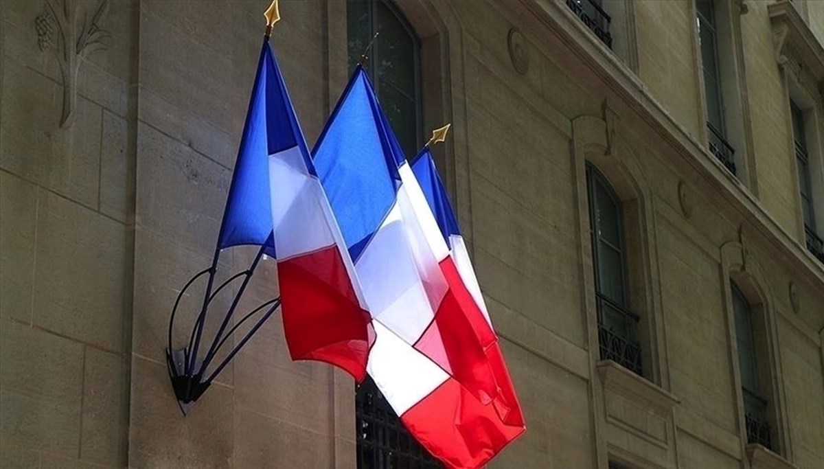 Fransa'dan 35 Rus diplomat için sınır dışı kararı