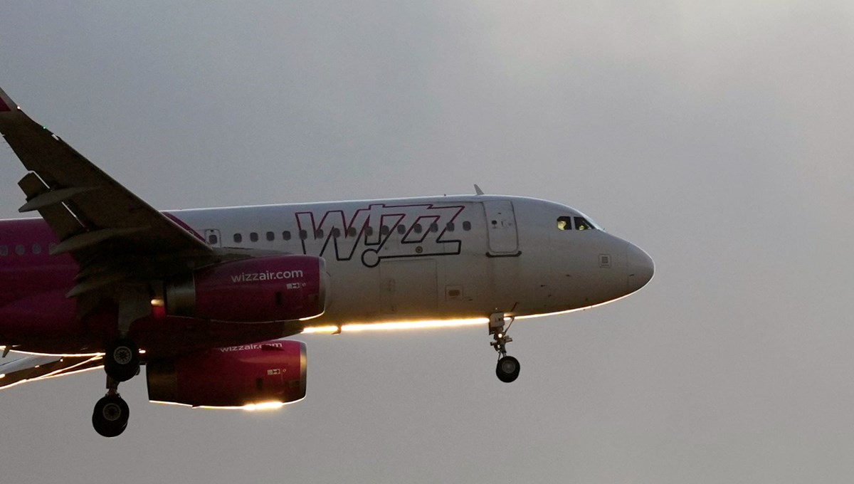 Sarhoş yolcu uçağın rotasını değiştirdi