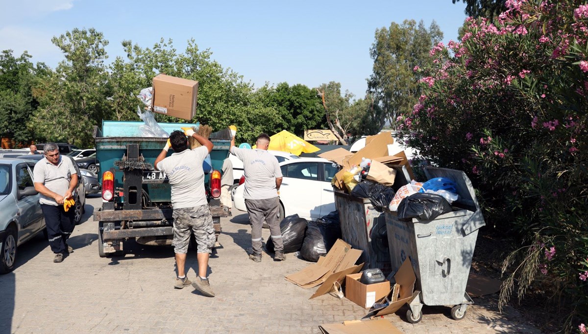 Sakin Kent'te 4 günde 200 ton çöp toplandı Sakin Kent'te 4 günde 200 ton çöp toplandı