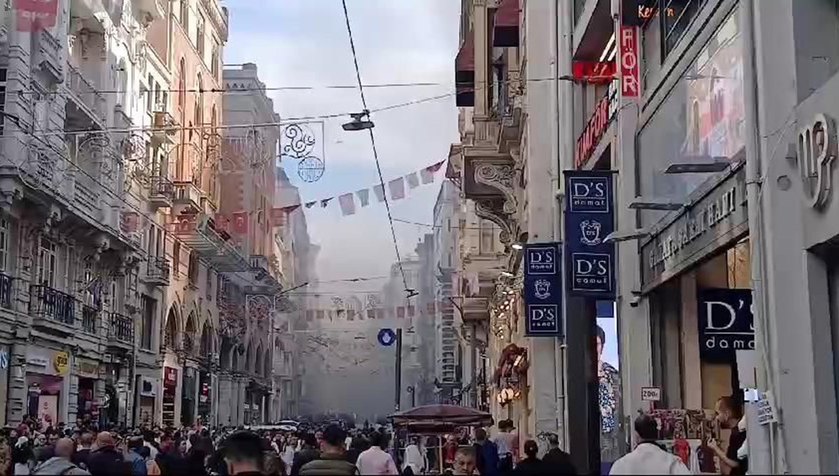 İstiklal Caddesi’nde mağazada yangın