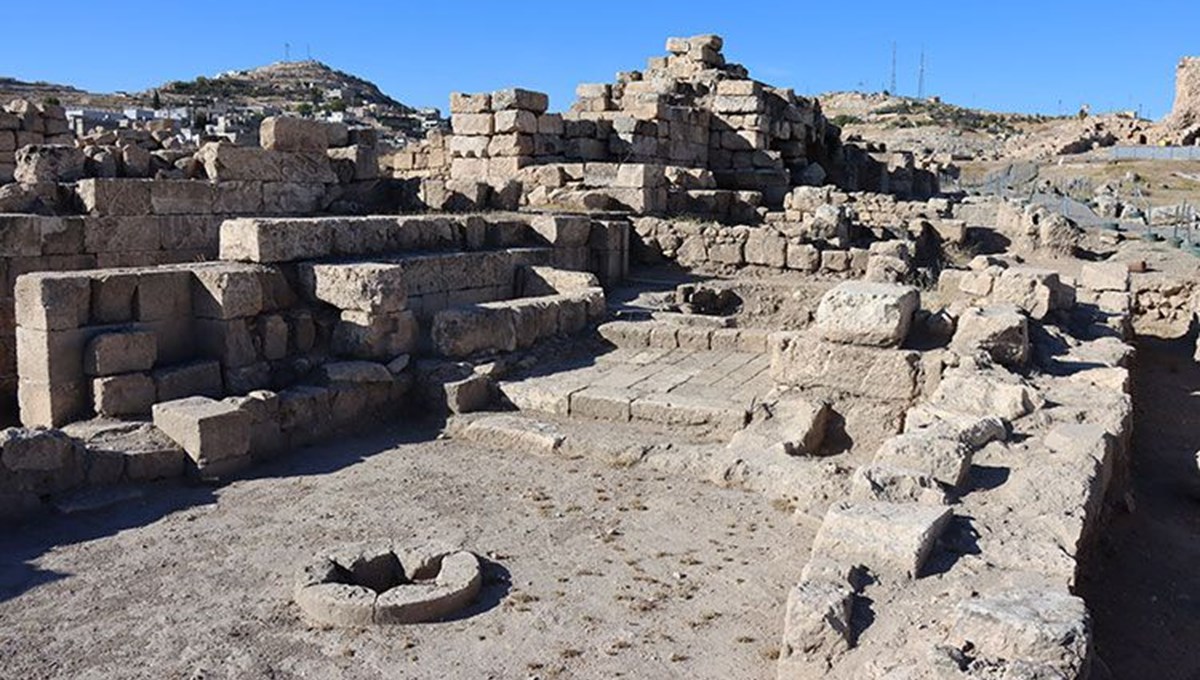 Urfa Kalesi kazıları bölge tarihine ışık tutuyor Urfa Kalesi kazıları bölge tarihine ışık tutuyor