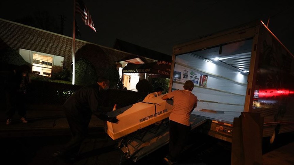 New York’ta corona virüsten ölen kişilerin cesetleri yaklaşık bir yıldır kamyonlarda bekliyor - 2