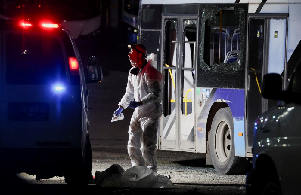 Tel Aviv'de zaman ayarlı saldırı: Otobüsler patladı, hükümet alarma geçti - 2