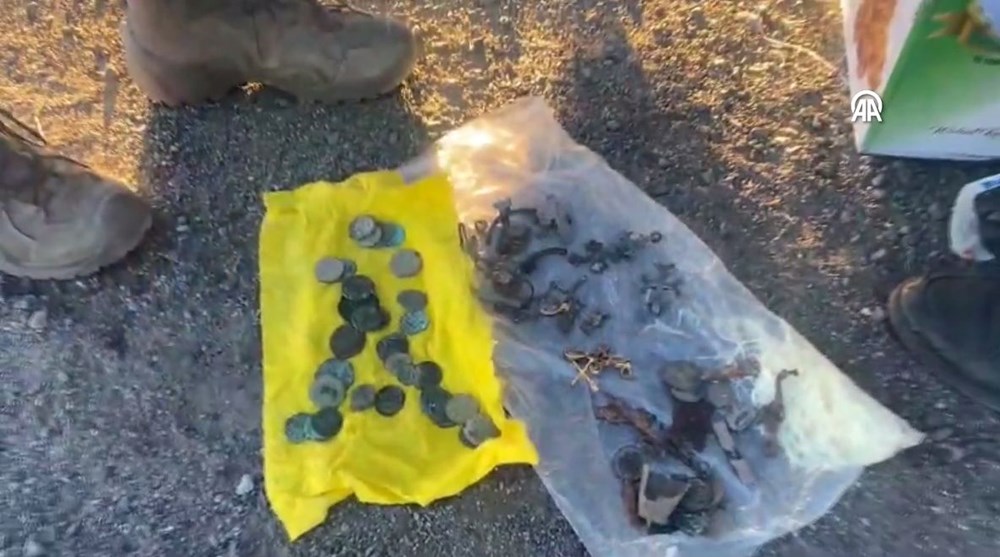 Kars’ta tarihi eser operasyonu: Çeçil peynirinden tarihi
eser çıktı - 5