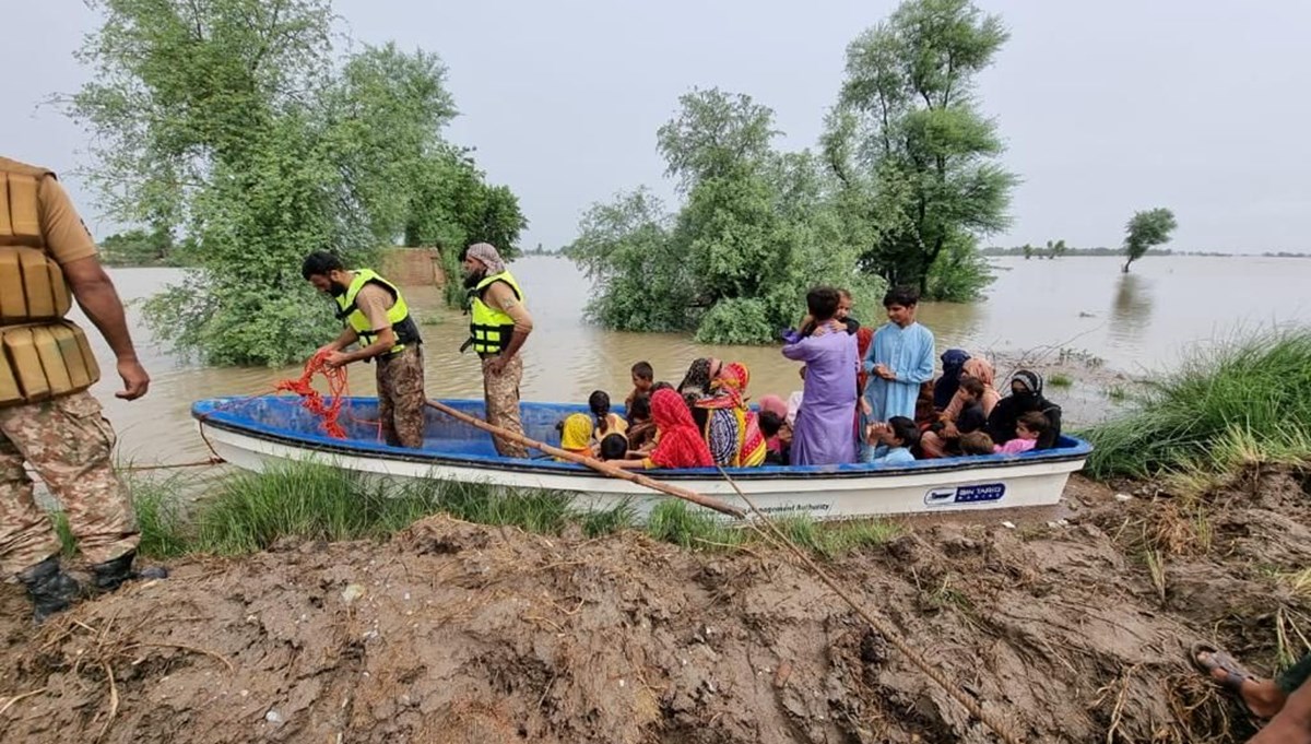 Pakistan'da muson yağmurları nedeniyle ulusal acil durum ilan edildi