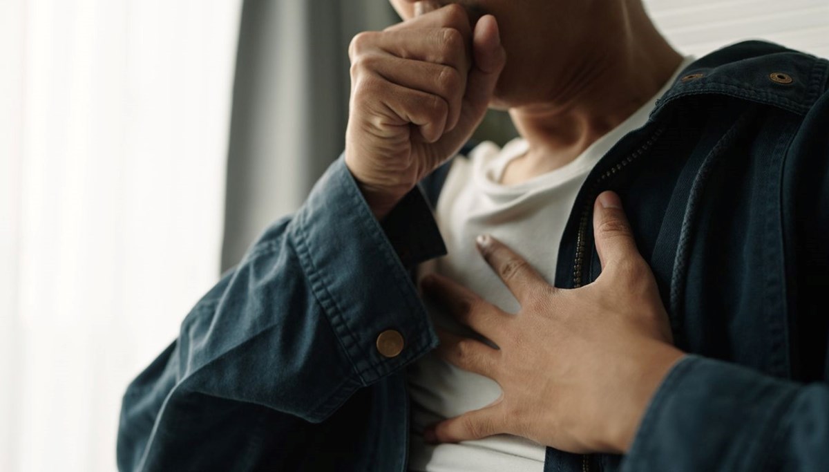 Nefes darlığı şikayetiyle hastaneye gitti: Göğsünden 3 kilogramlık tümör çıktı