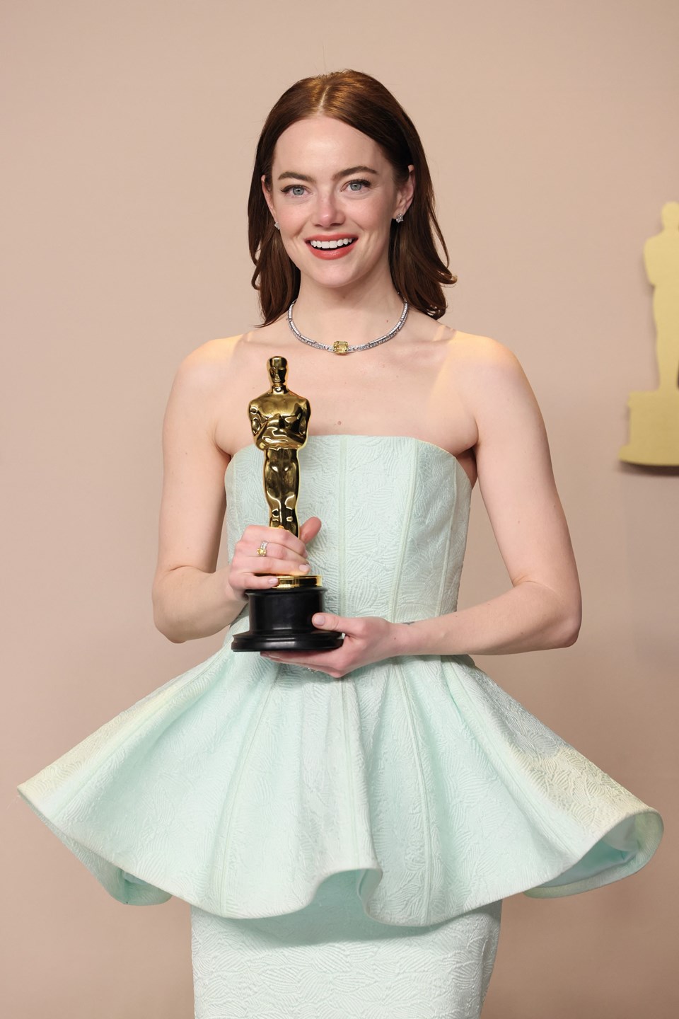 Oscar ödüllü oyuncu Emma Stone'un yüzündeki değişim gündem oldu - 2
