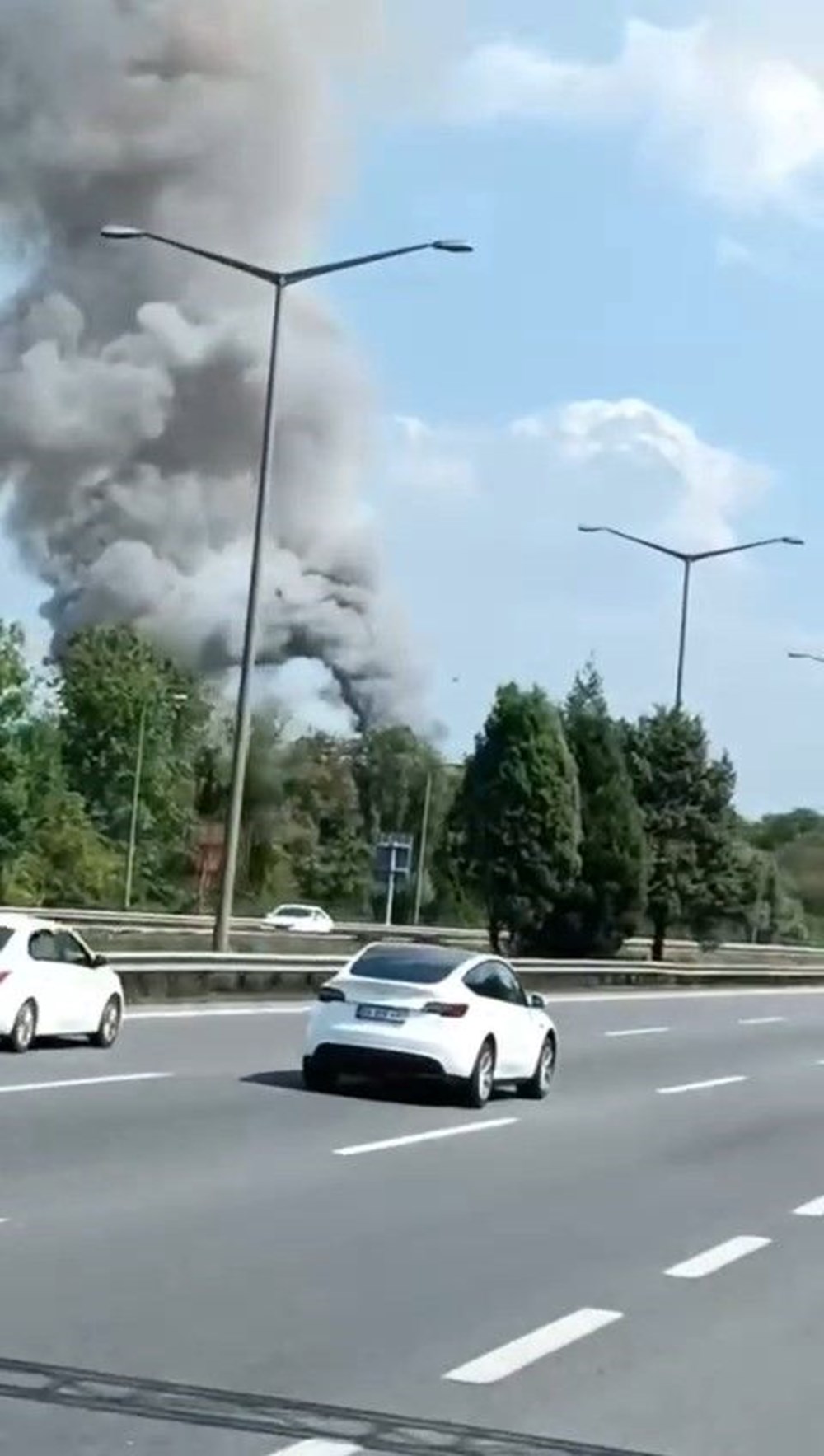 Sakarya'da fabrikada patlama: İlk belirlemelere göre 20 kişi yaralandı - 1