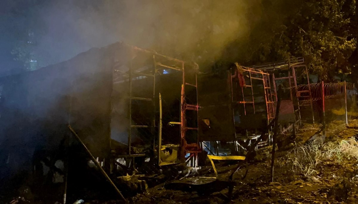 Bursa’da karavan yangını: Araçlar küle döndü