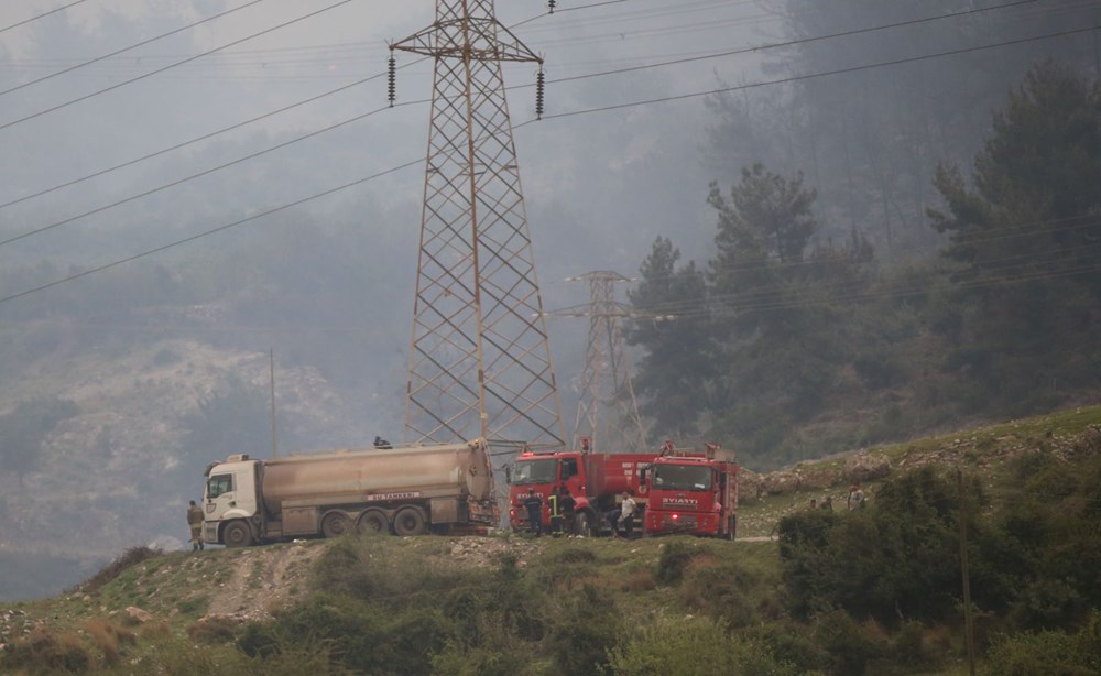 Hatay''da ormanlık alanda çıkan yangın iki noktada sürüyor - 3