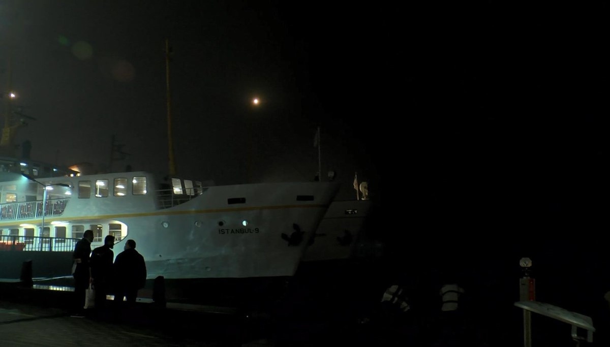 İstanbul'da sis nedeniyle deniz seferleri durduruldu