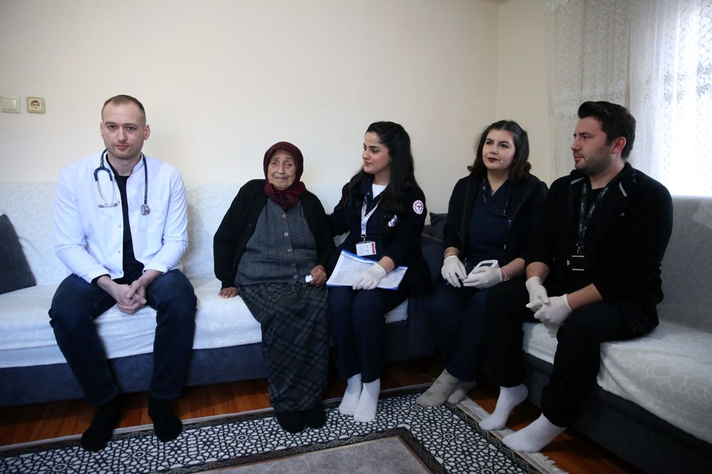 110 yaşındaki Selvi nine yıllara meydan okuyor: Her gün yediği 1 besin var - 8