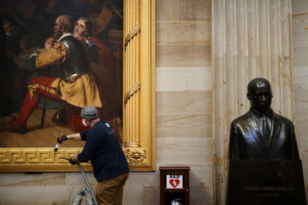 Kongre baskınında zarar gören sanat eserleri için 25 bin dolar gerekiyor - 3