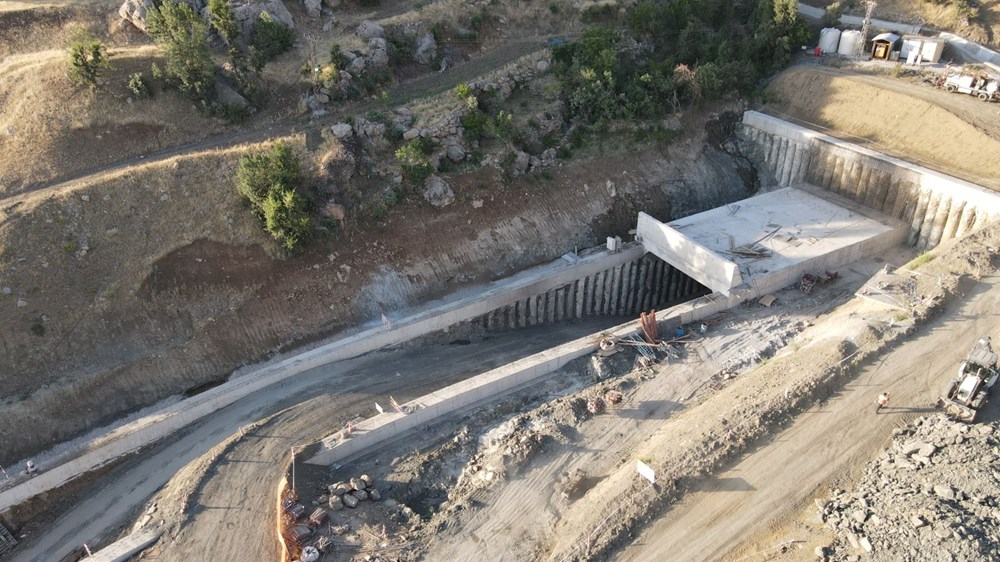 Şırnak ve Van'da dağlarda açılacak tünellerle ulaşım kolaylaşacak - 1