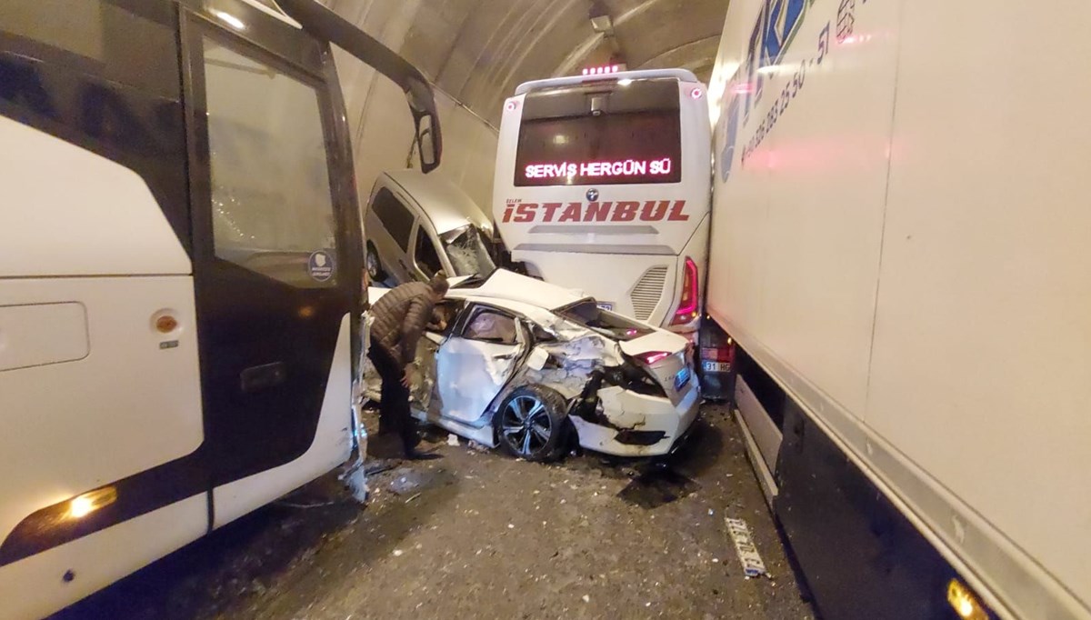 SON DAKİKA HABERİ: Bolu Dağı Tüneli'nde zincirleme kaza: İstanbul istikameti kapandı