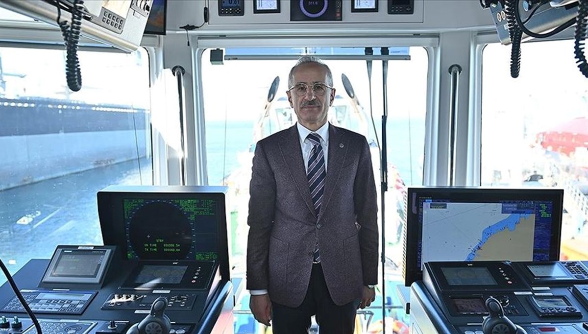 Bakan Uraloğlu: 1,5 yılda 6 milyon metreküp deniz dibi taraması yapıldı Bakan Uraloğlu: 1,5 yılda 6 milyon metreküp deniz dibi taraması yapıldı