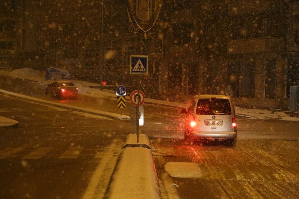 Yurtta kar yağışı (İzmir'in yüksek kesimlerinde kar yağışı etkili oluyor) - 21