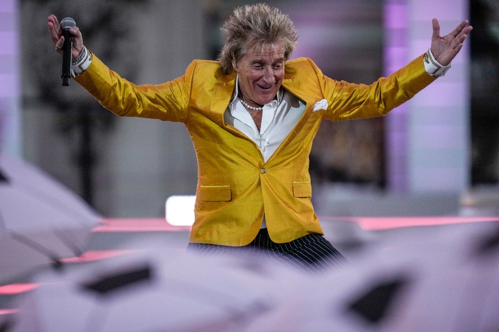 Rod Stewart: Yedi kişilik Ukraynalı aileye ev tuttum - 2