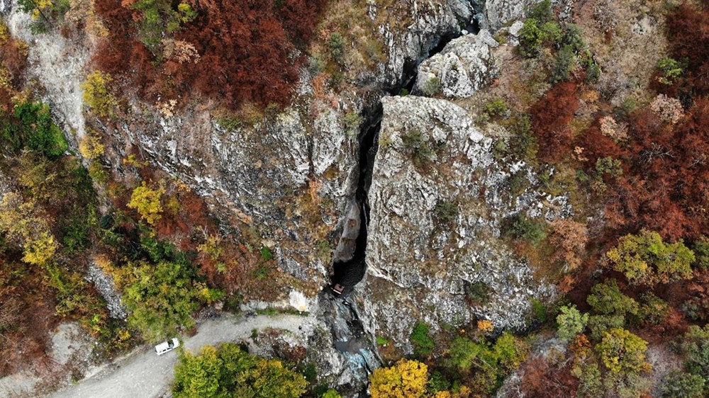 Kastamonu'da Gürleyik Şelalesi hazan renkleriyle görsel şölen sunuyor - 1