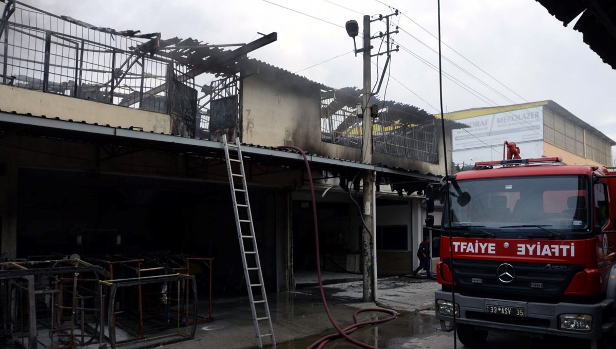 Mersin'de sanayi sitesinde yangın Mersin'de sanayi sitesinde yangın