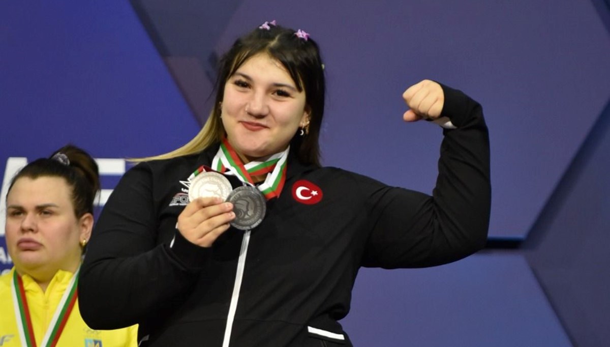 Milli halterci Fatmagül Çevik'ten Avrupa'da 2 bronz madalya