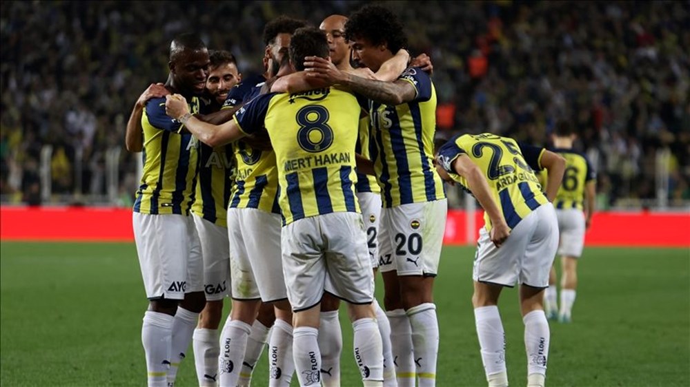 Fenerbahçe-Galatasaray derbisinde 396. randevu: Muhtemel 11'ler, eksik oyuncular - 12
